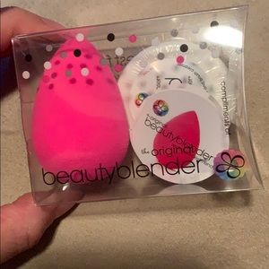 BNIB BEAUTY BLENDER AND BEAUTY CLEANSER